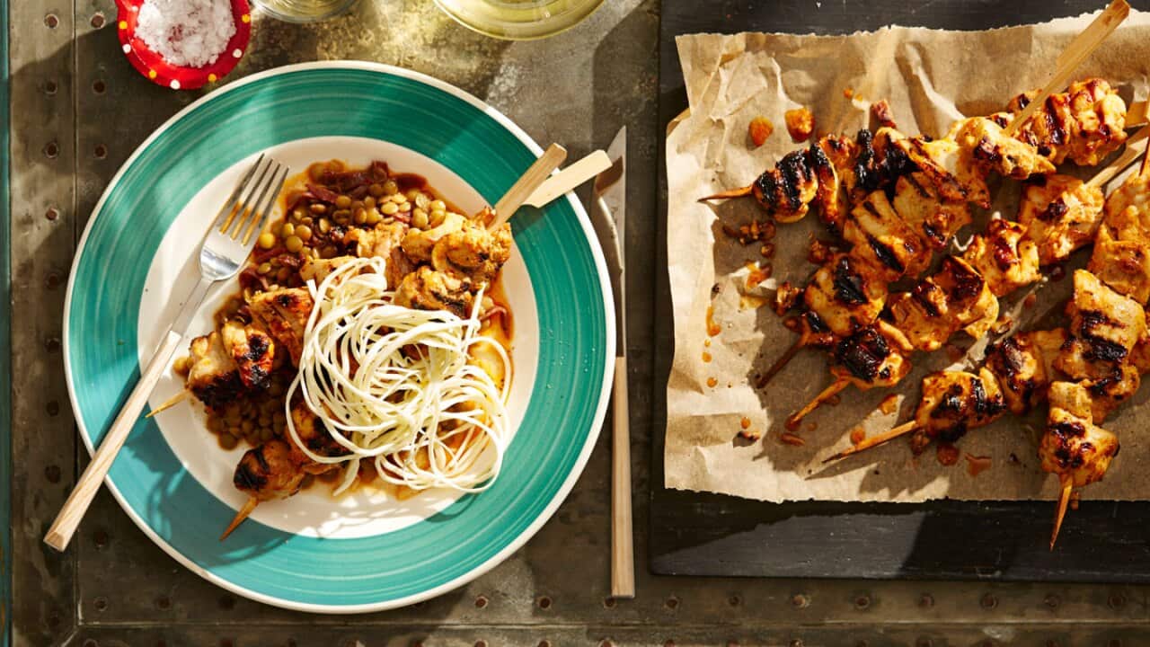 Chicken skewers, green lentils and pastirma