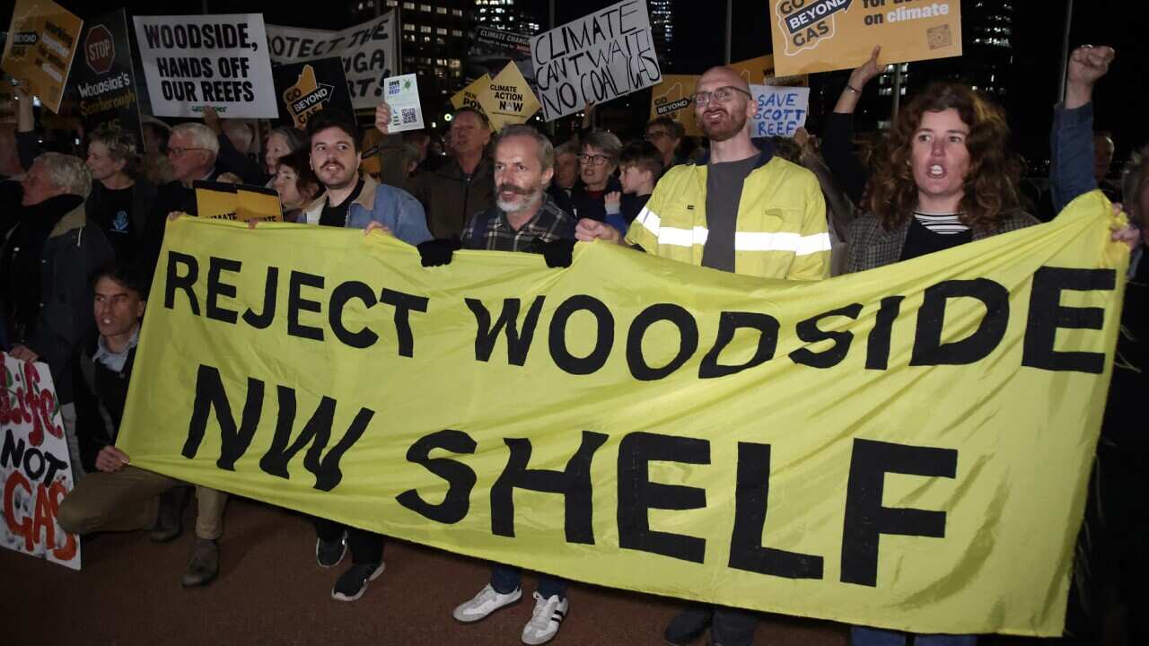 Climate protestors on the eve of the Federal Government's NWS decision (Christopher Tan).jpg