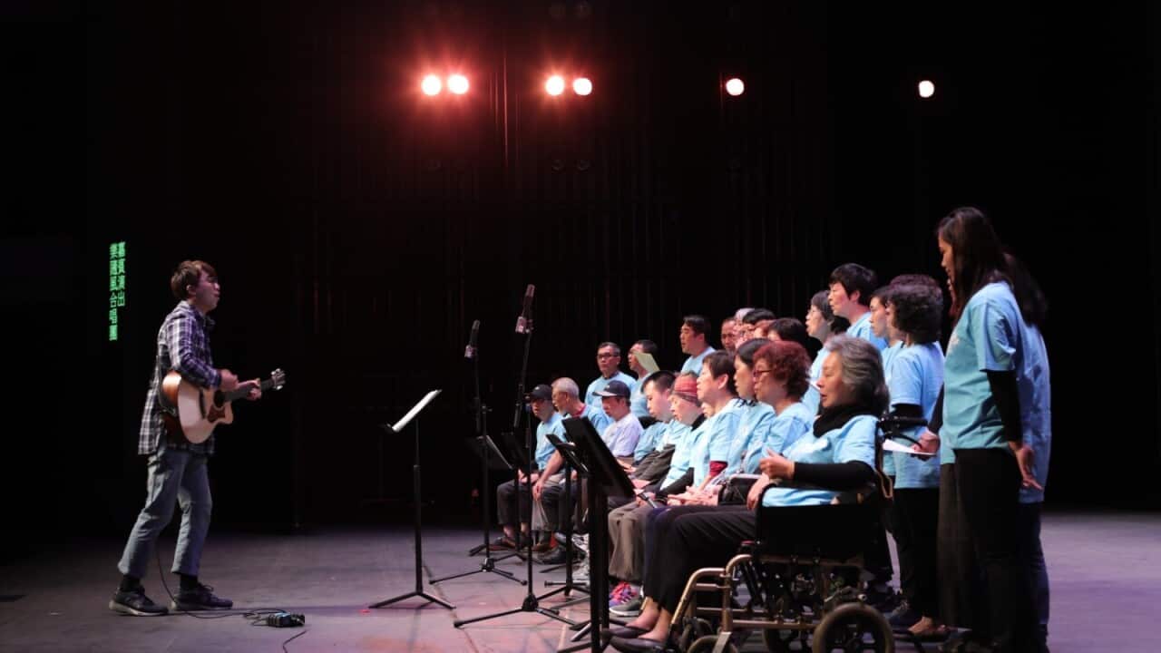 Mr Zhong Jingwen uses music therapy helps patients