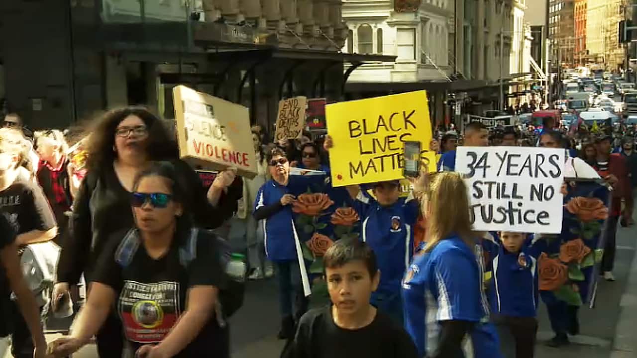 'Black lives matter' protest walks the streets of Sydney's CBD
