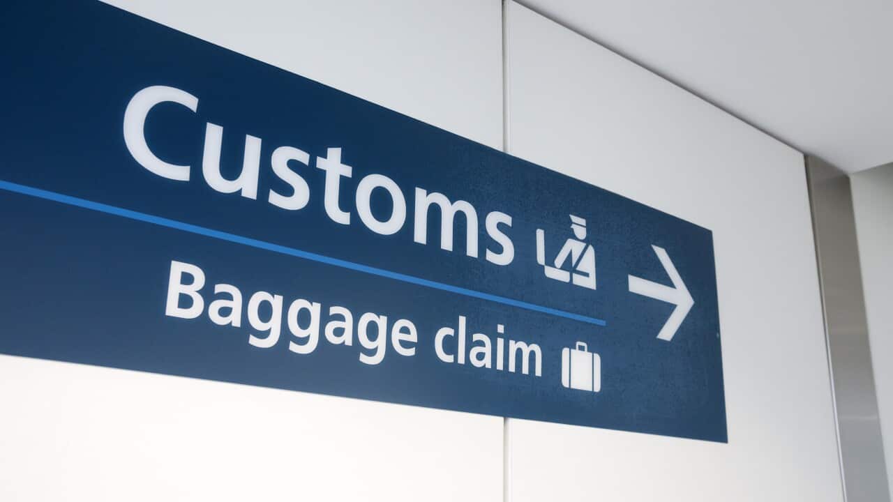 Customs sign at the airport.