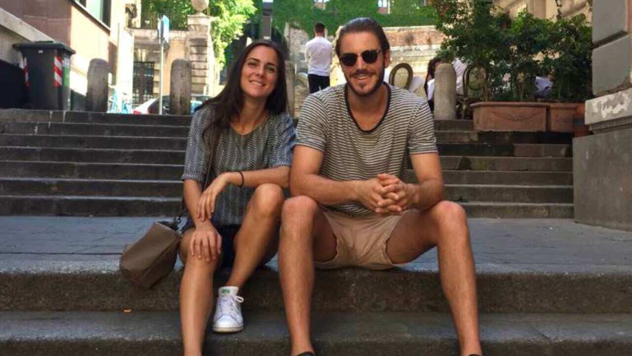 Errol Whinnen a Roma con Giulia, la sua ragazza