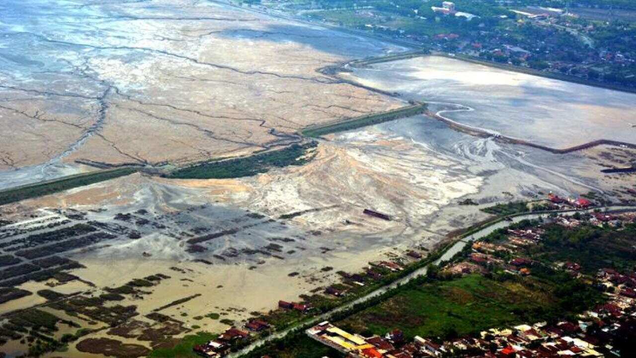 Hot mud flooding vilages - LAPINDO East Jave