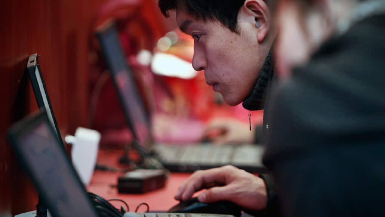 china_internet_users_150311_B_AAP_2126319101