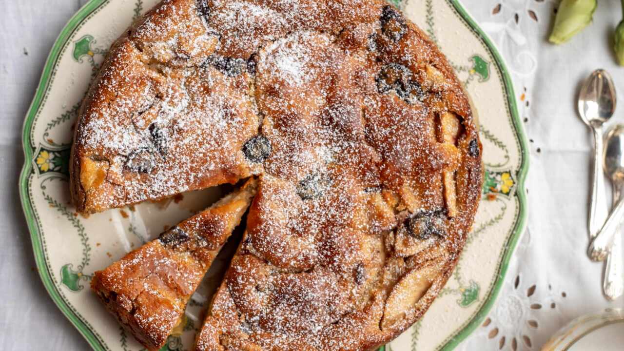 Nita’s apple cake (Torta di mele di nonna Nita)