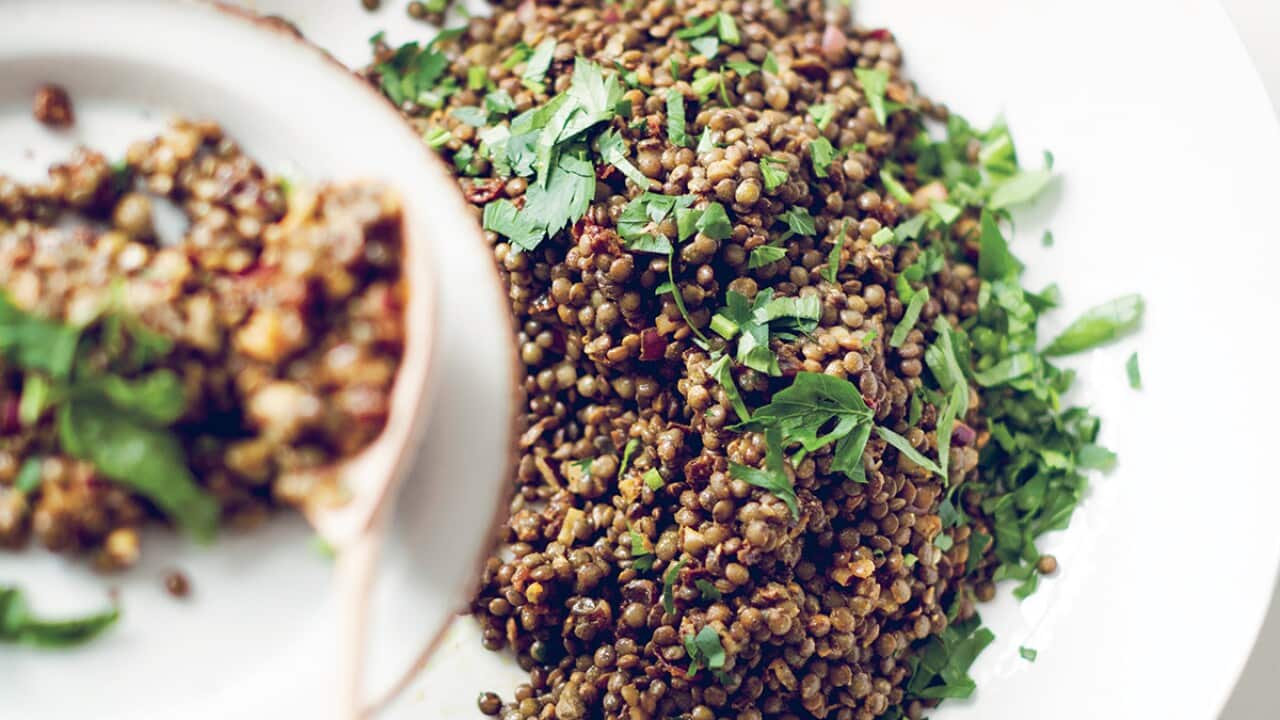 Roasted cauliflower with Lebanese lentils and kaniwa
