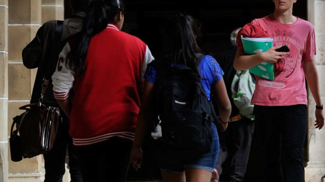 hecs_students_120806_B_aap_168151588