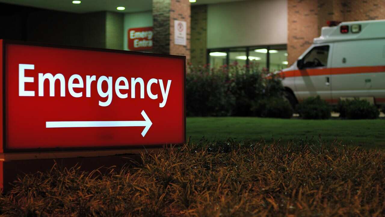 Emergency room entrance sign with ambulance