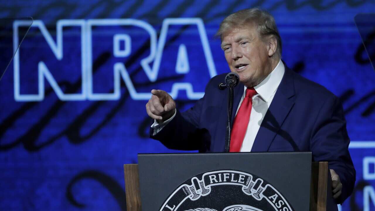 La National Rifle Association (NRA) tient sa convention annuelle à Houston trois jours après la tuerie d'Uvalde (Texas), en présence de l’ancien président Américain Donald Trump.