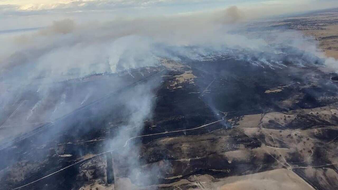 A bushfire threat to the SA town of Lucindale has eased.