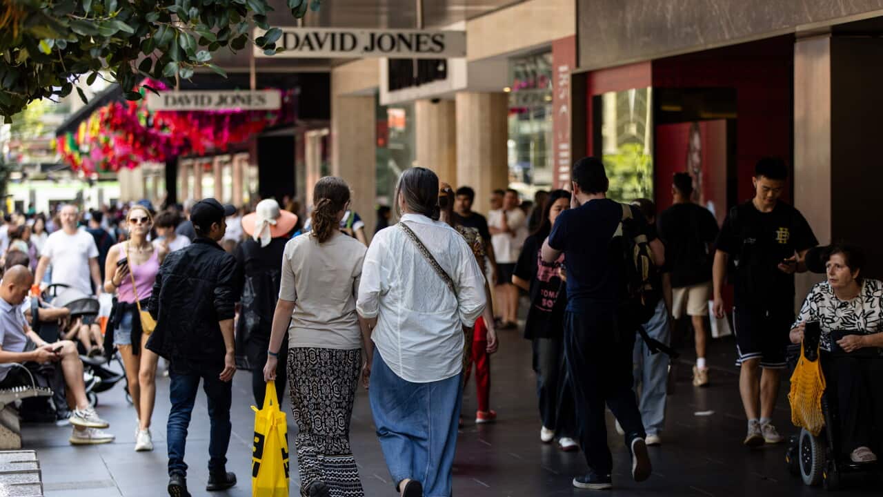 CHRISTMAS SHOPPING RUSH