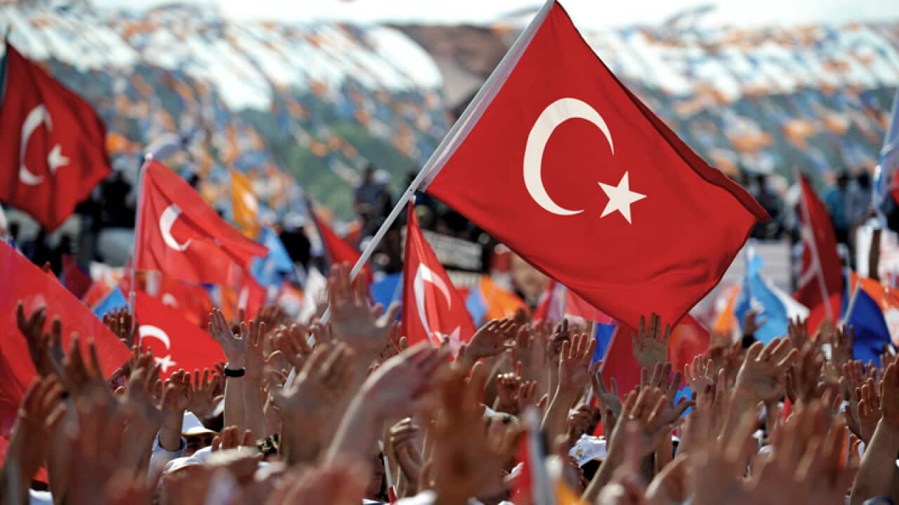 Turkish PM rallies supporters
