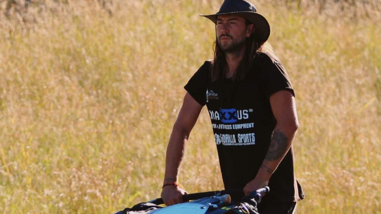 Anton Nootenboom walks barefoot from Cairns to Sydney
