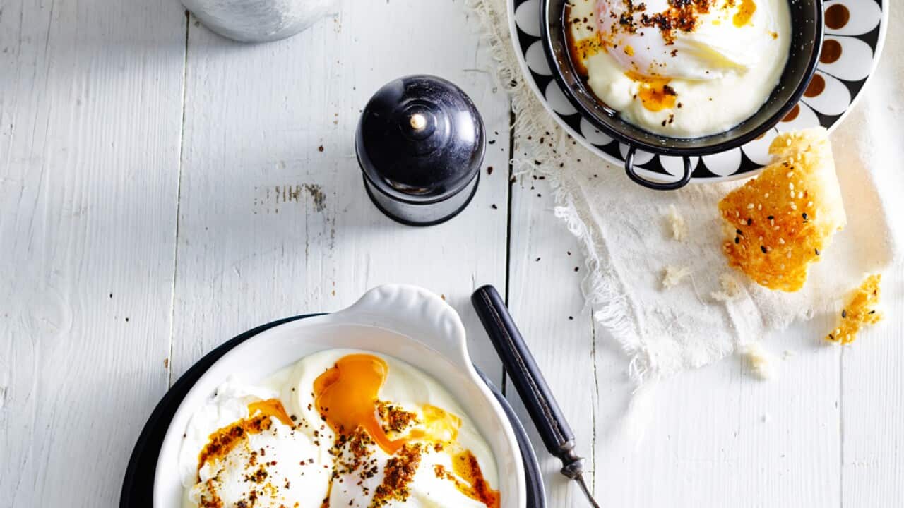 Poached eggs in yoghurt (çılbır)