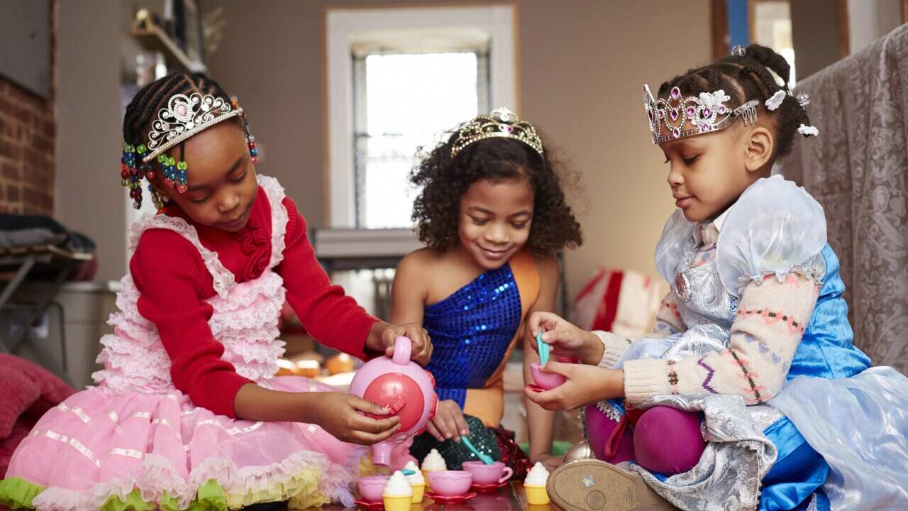 Girls dressed up as princesses