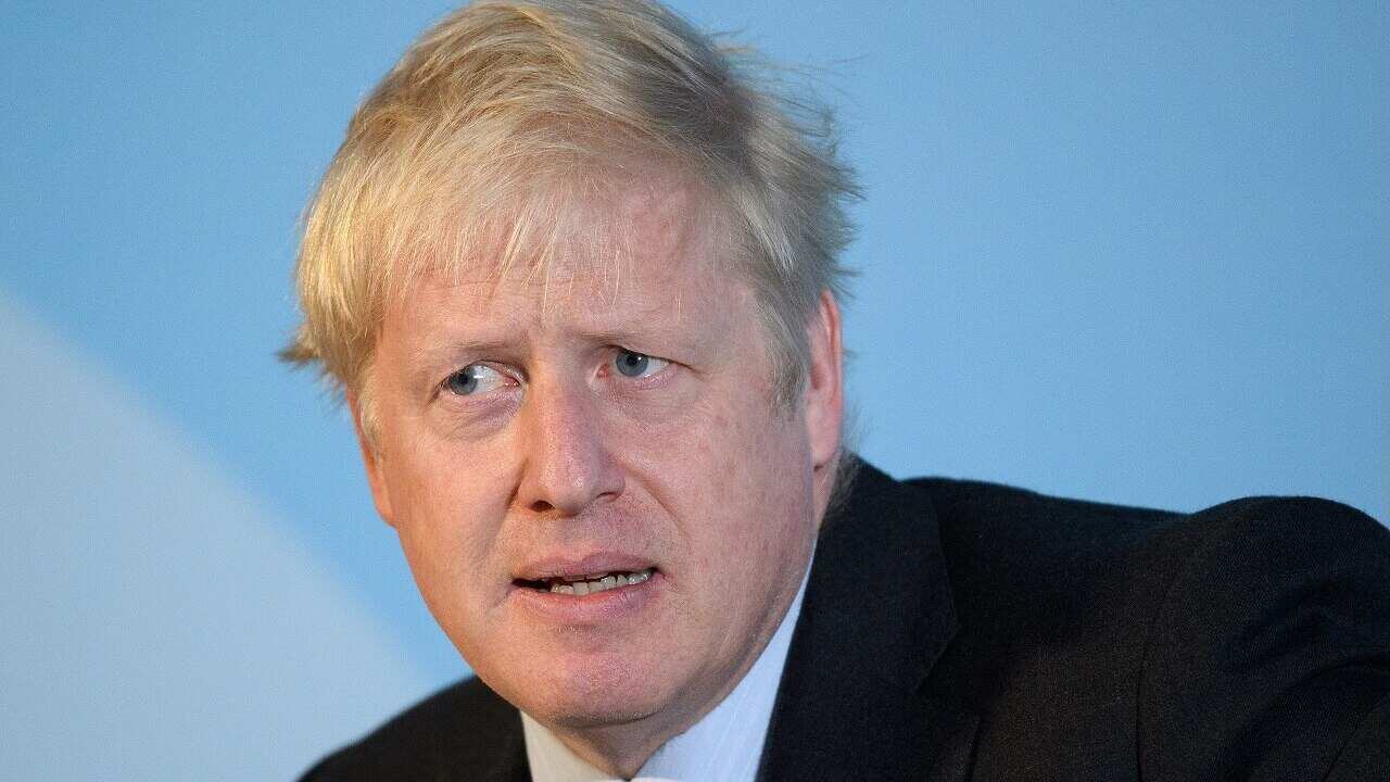 Bois Johnson addresses Conservative Party members.