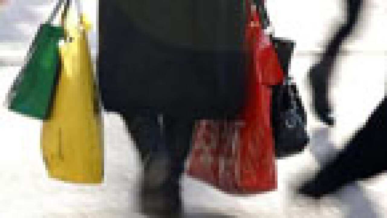 shopping_bags_0502_getty_263761887