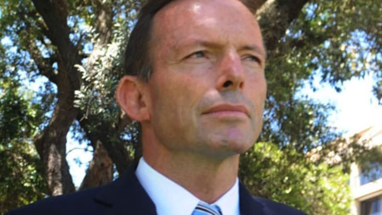 abbott_outside_0812_B_AAP_2047930289