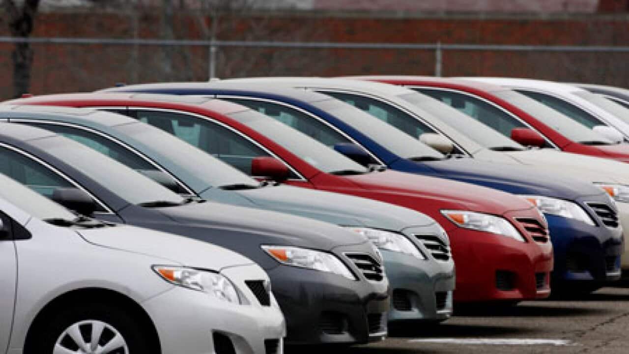 toyota_corollas_camrys_100218_b_aP_1678832369