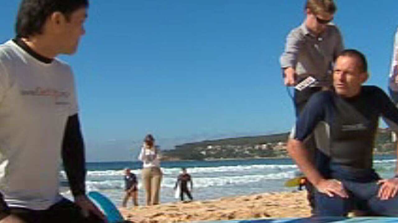 abbott_surfing_b_TEN_274674182