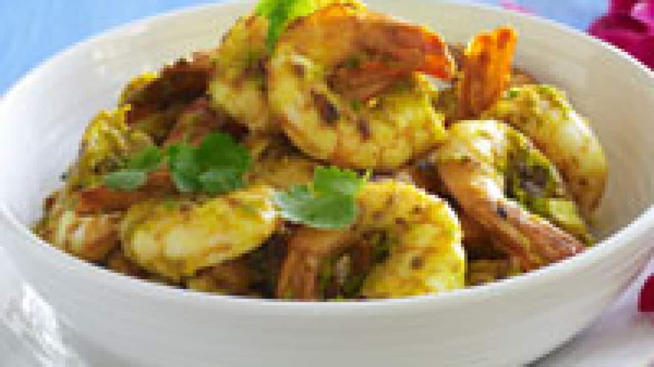 Spicy pistachio prawns