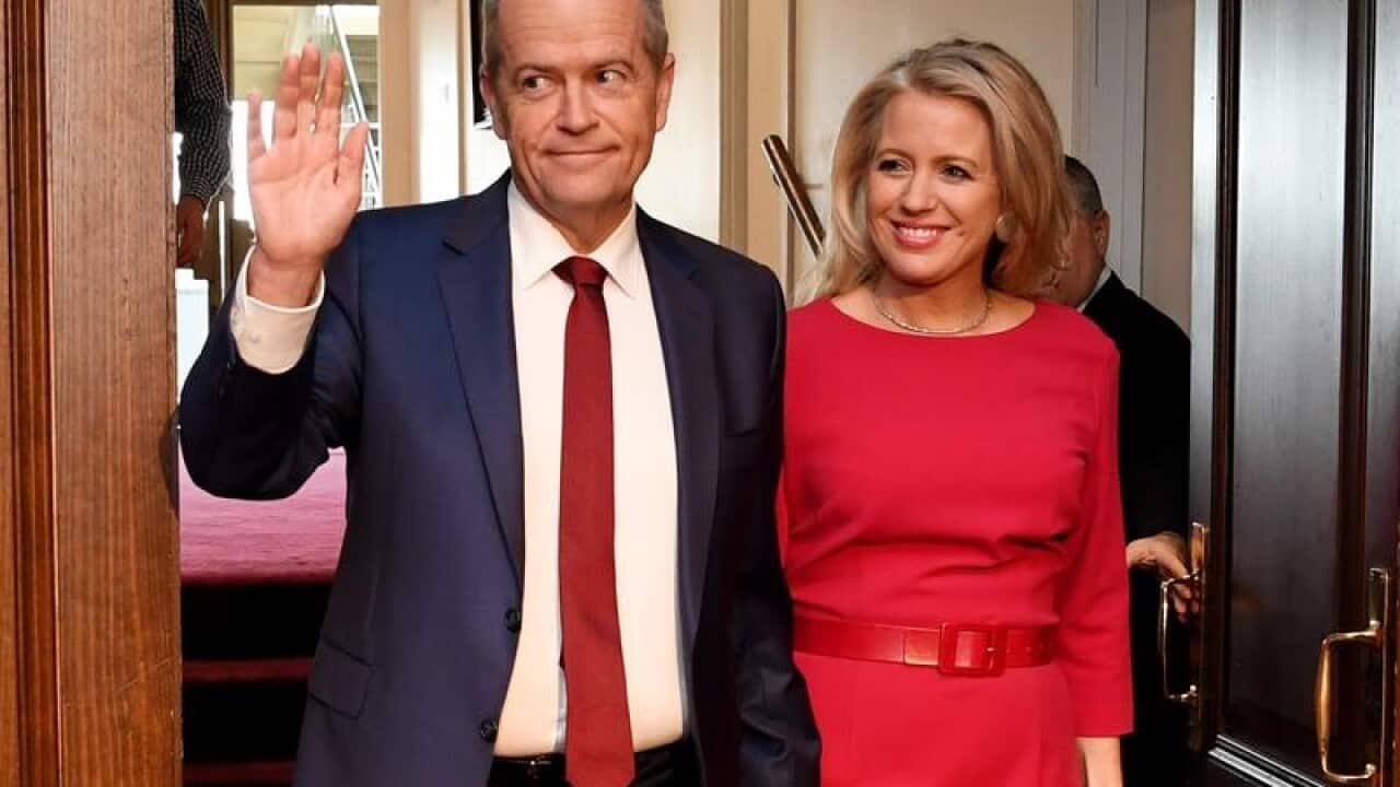 Bill Shorten with his wife Chloe at the Victorian conference.