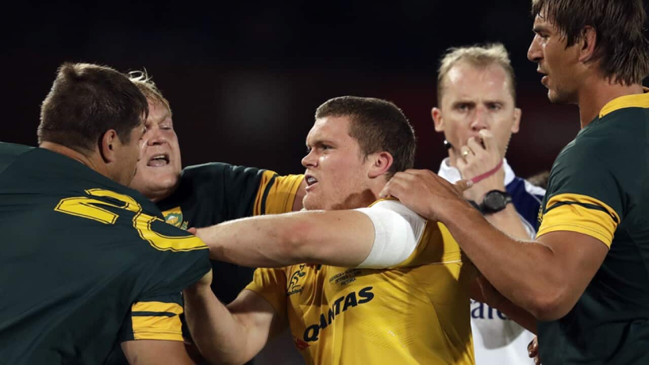 Australia's Tom Robertson, centre