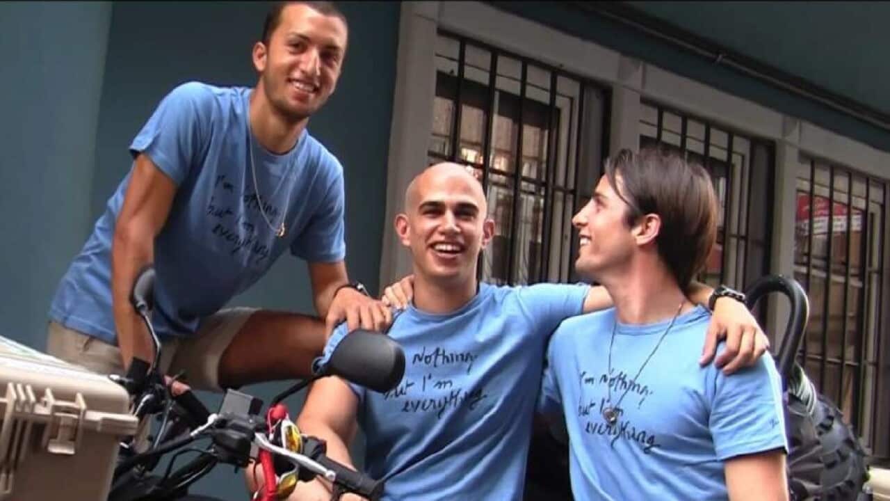 Valerio, Jamie e Ted, protagonisti del viaggio raccontato in di Sand Roads
