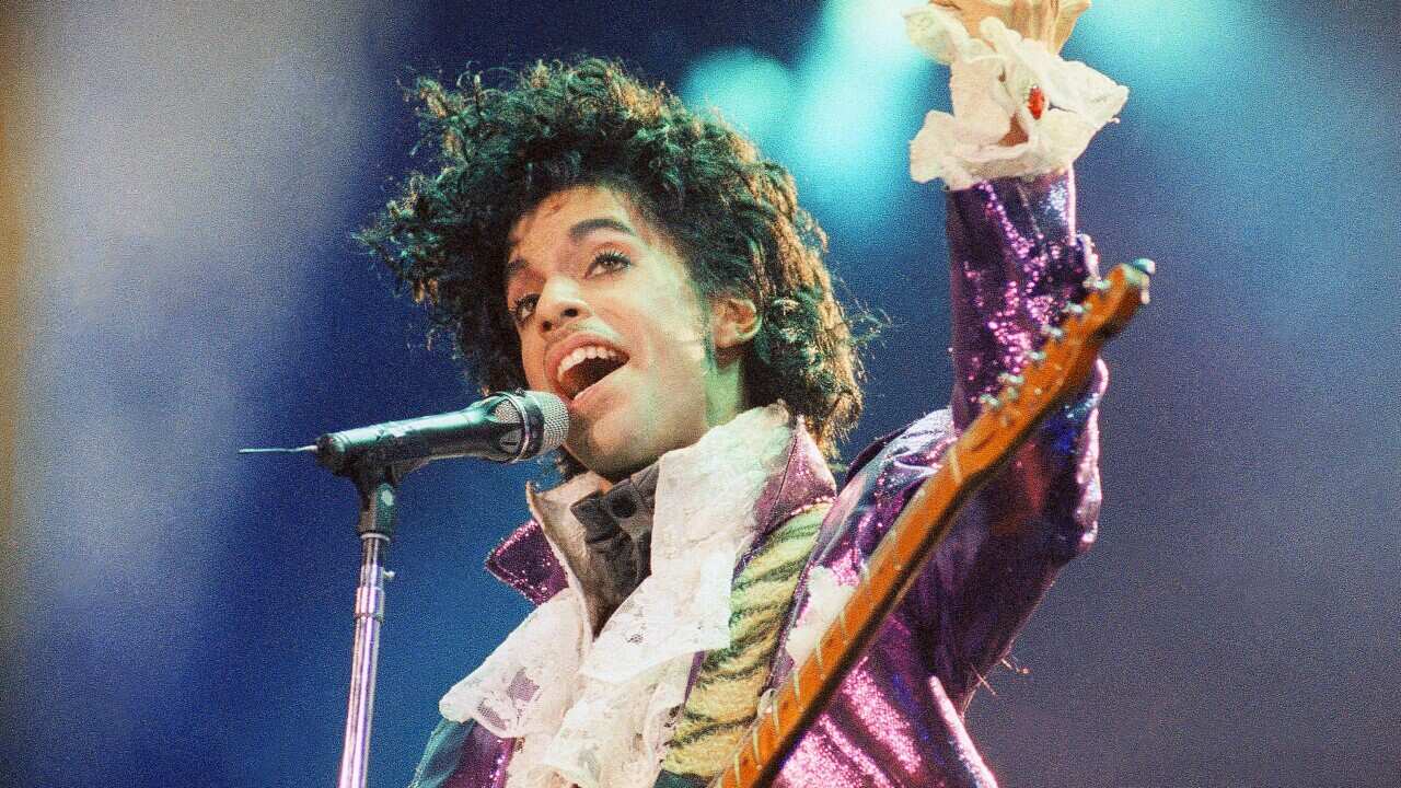 Prince performs California