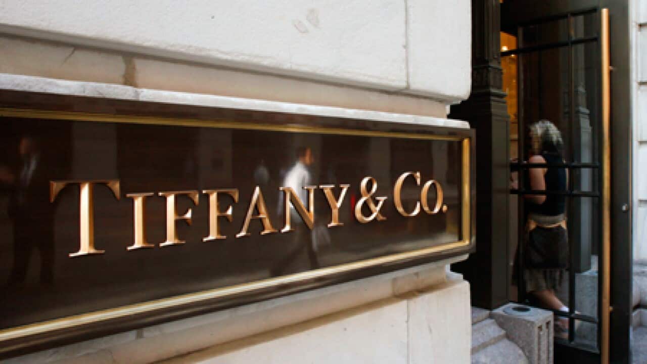 tiffany_store_sign_100914_B_ap_720518679