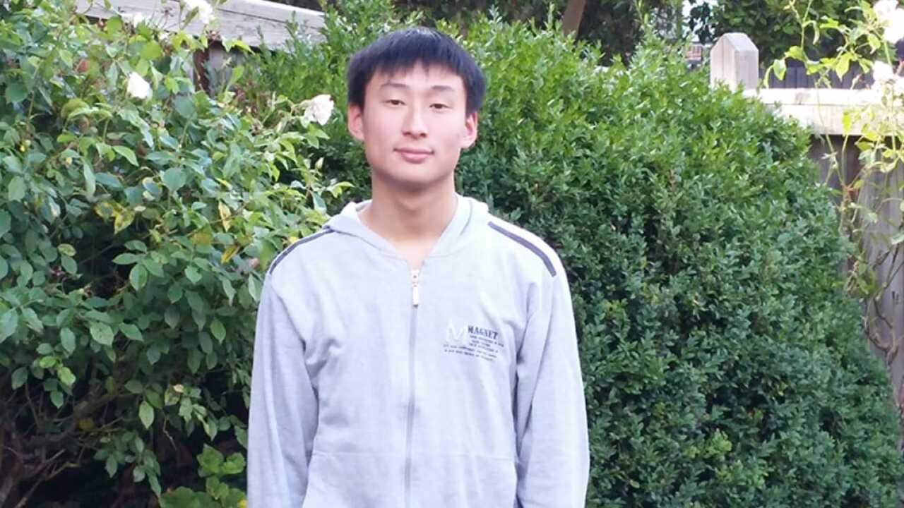 華裔狀元潘延盼(Joshua Poon)在去年維州高中考試(VCE)中,取得99.95的佳績。