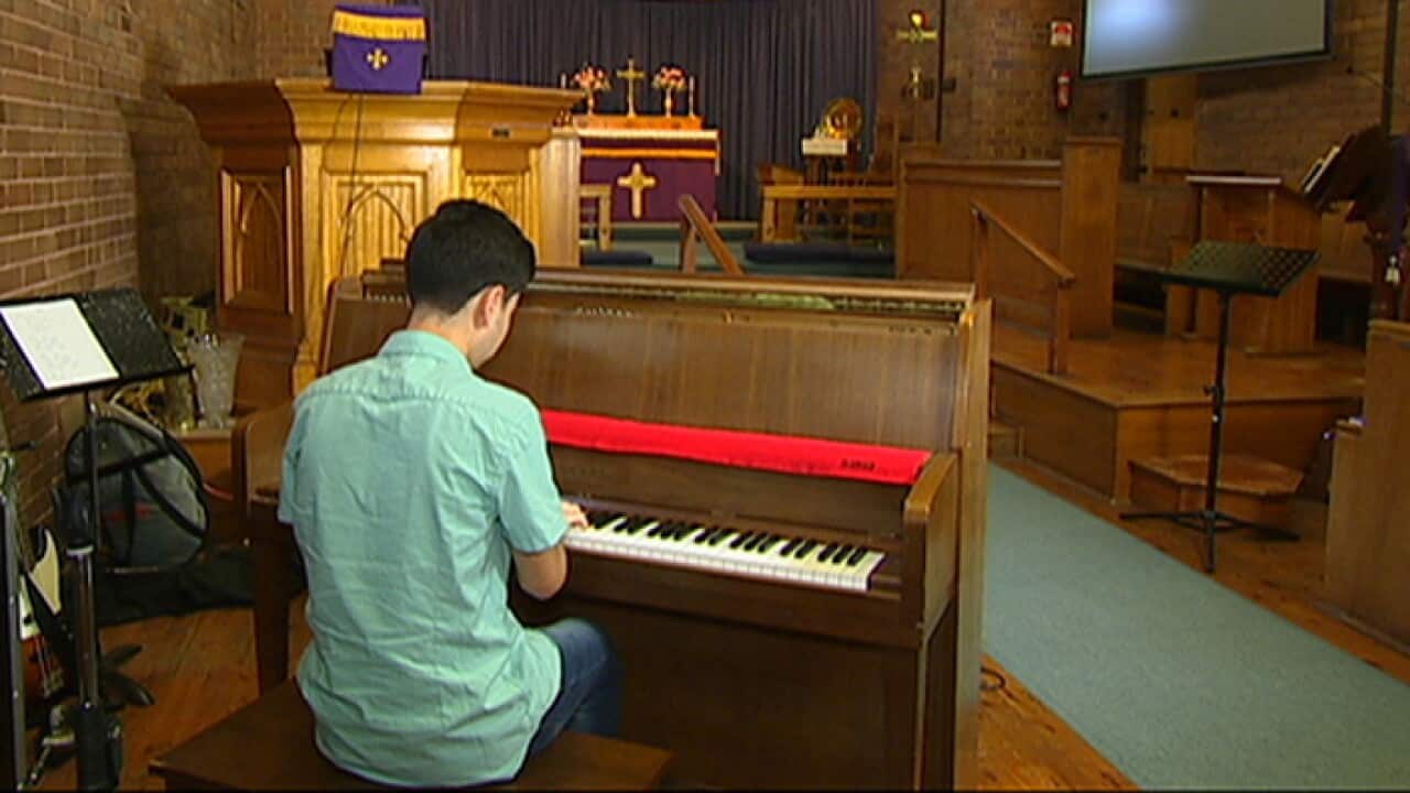 Syrian refugee dreams of becoming pianist