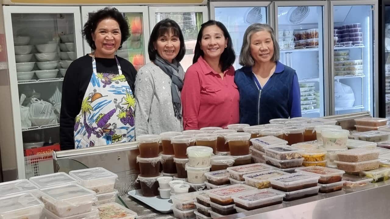 06 - Ban bán thức ăn.jpg