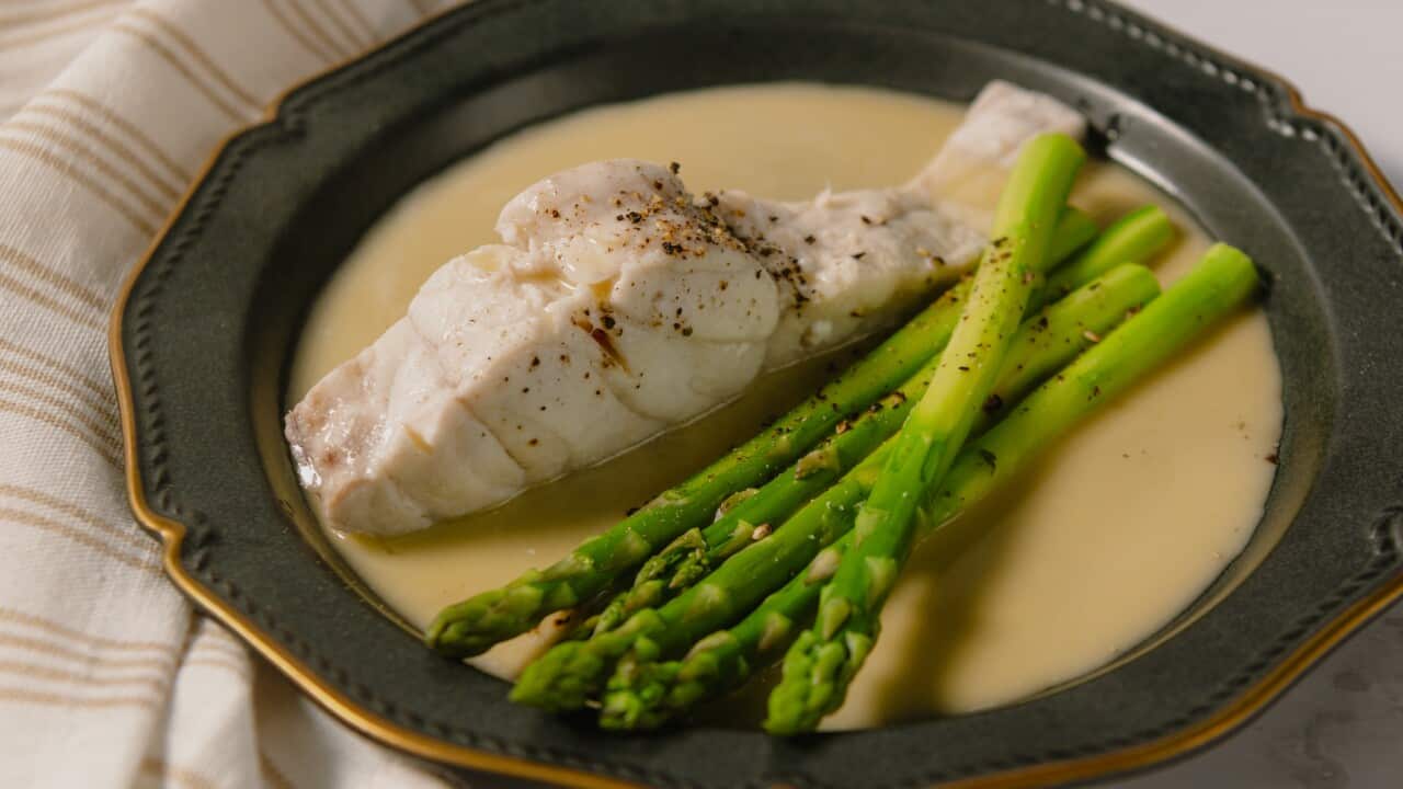 Steamed ling and asparagus with beurre blanc