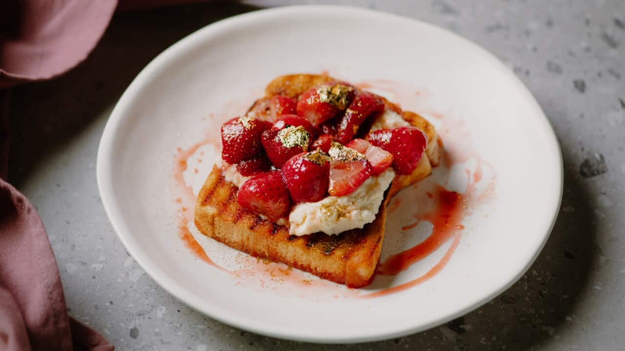 Fruity strawberry bruschetta