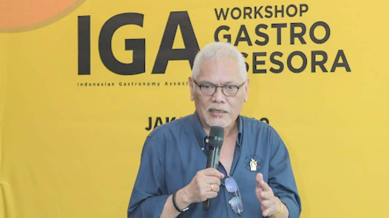 Indrakarona Ketaren, founder of Indonesian Gastronomy Association giving a workshop ‘Gastro Assesora’, Jakarta 2020.