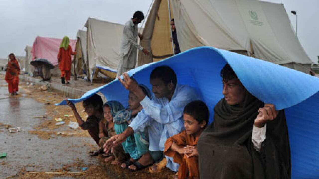 pakistan_flood_100808_B_getty_1362416249