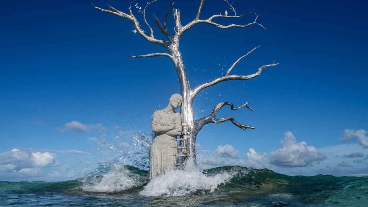 35Soloman Siren by Jason deCaires Taylor Sculpture.jpg