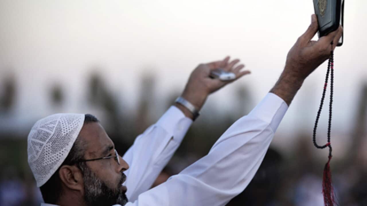 muslim_holdingup_koran_100910_B_getty_477061222