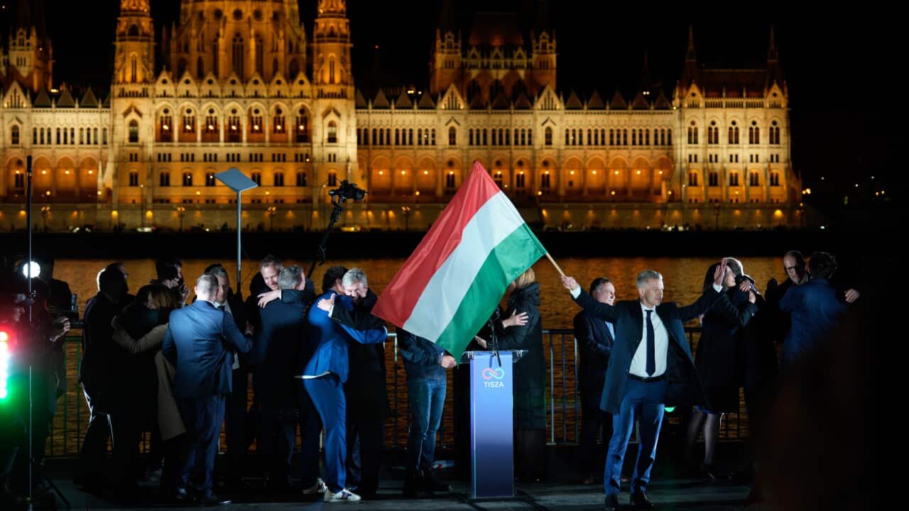 Closing polls show win for Hungarian opposition