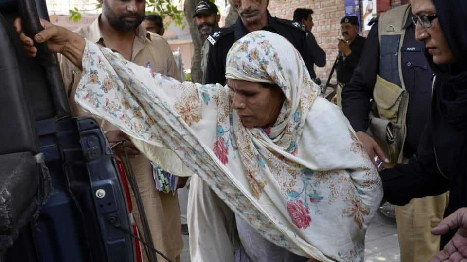 Pakistani mother sentenced to death for daughter's 'honour killing ...