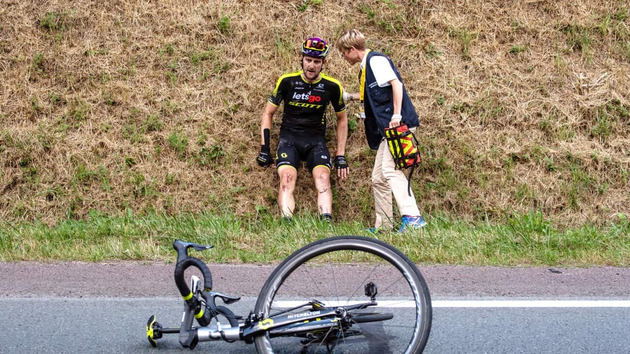Luke Durbridge had a minor scuffle with the road on stage 2 of the 2018 Tour de France (Getty)