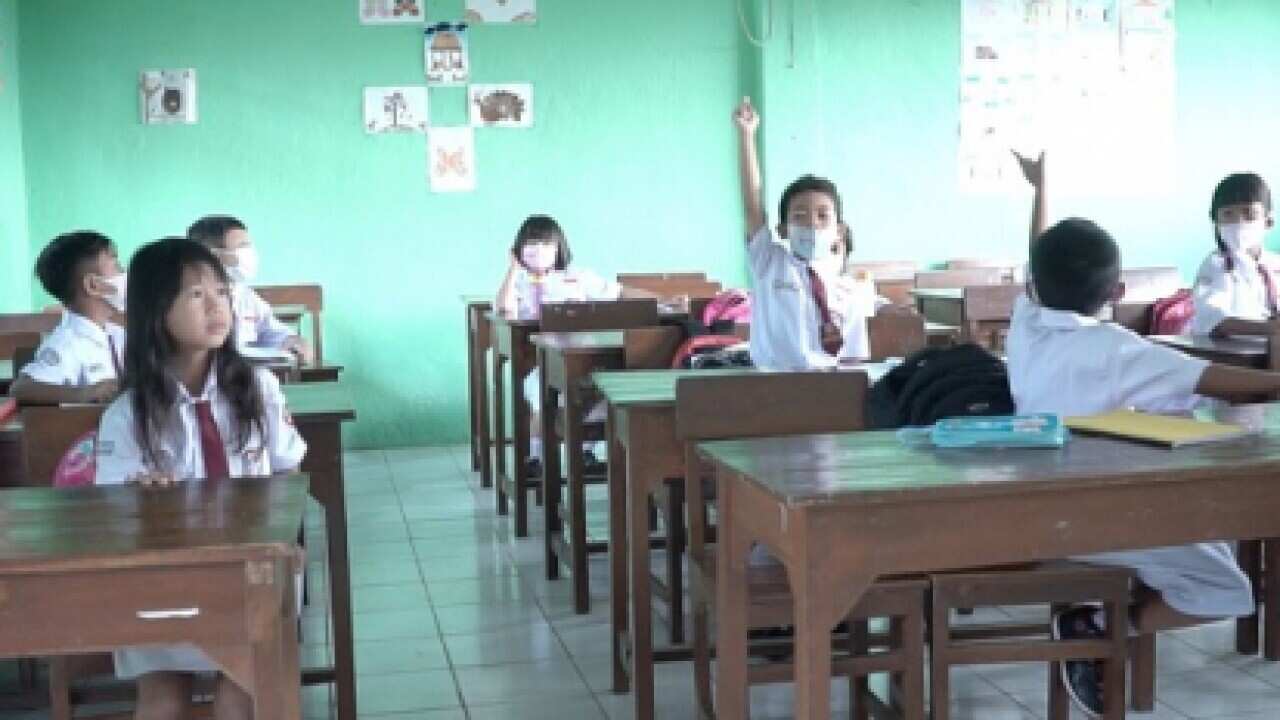 Students at the Budhi Bhakti primary school in Cikampek enjoy being together.