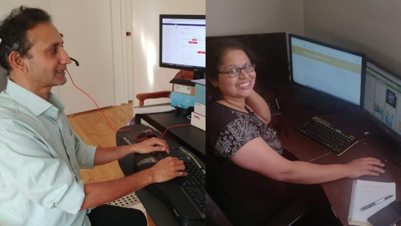 Volunteers at the Mahasangh Helpdesk