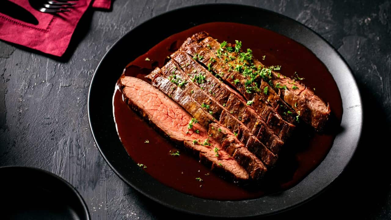 Flank steak with quick red wine gravy