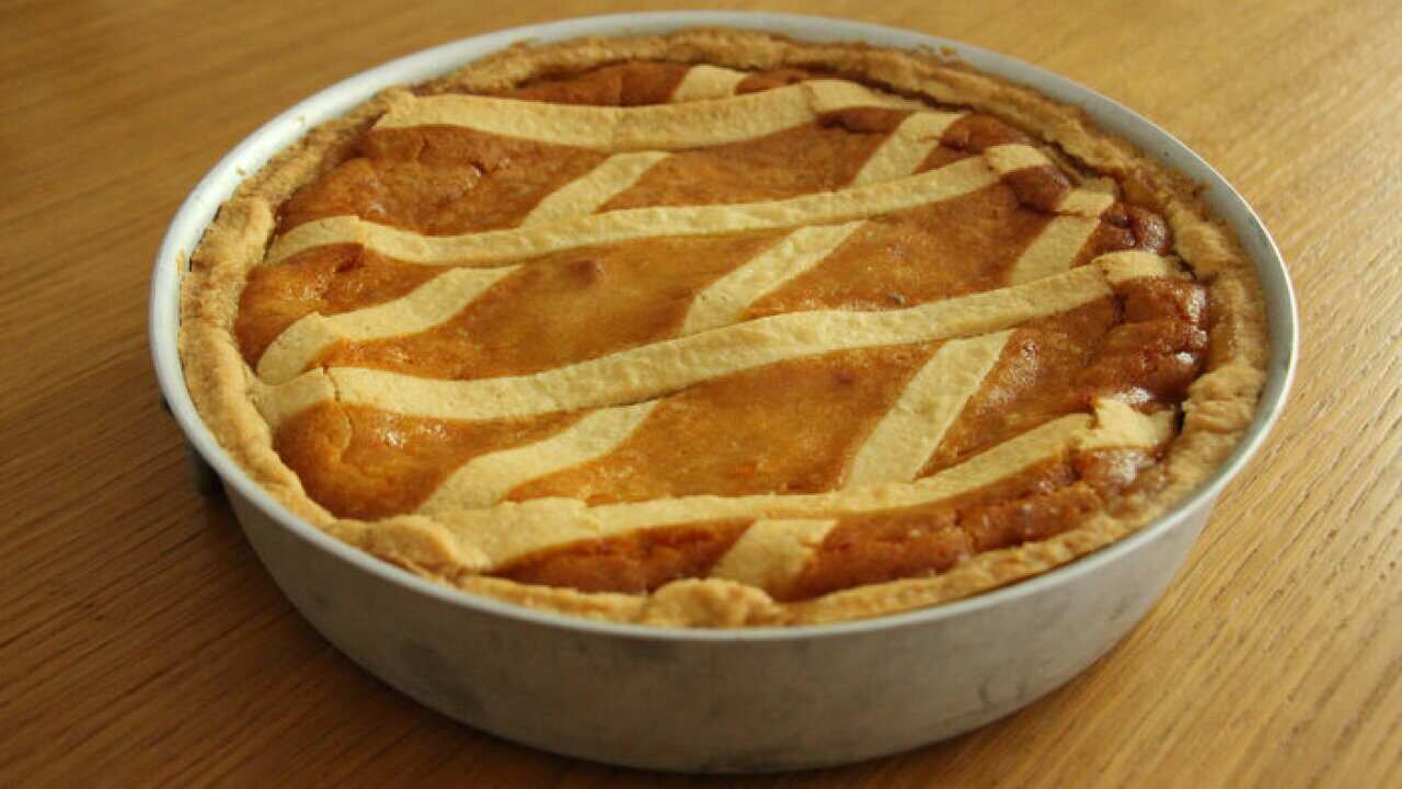 La pastiera napoletana è un dolce della cucina campana tipico del periodo pasquale.