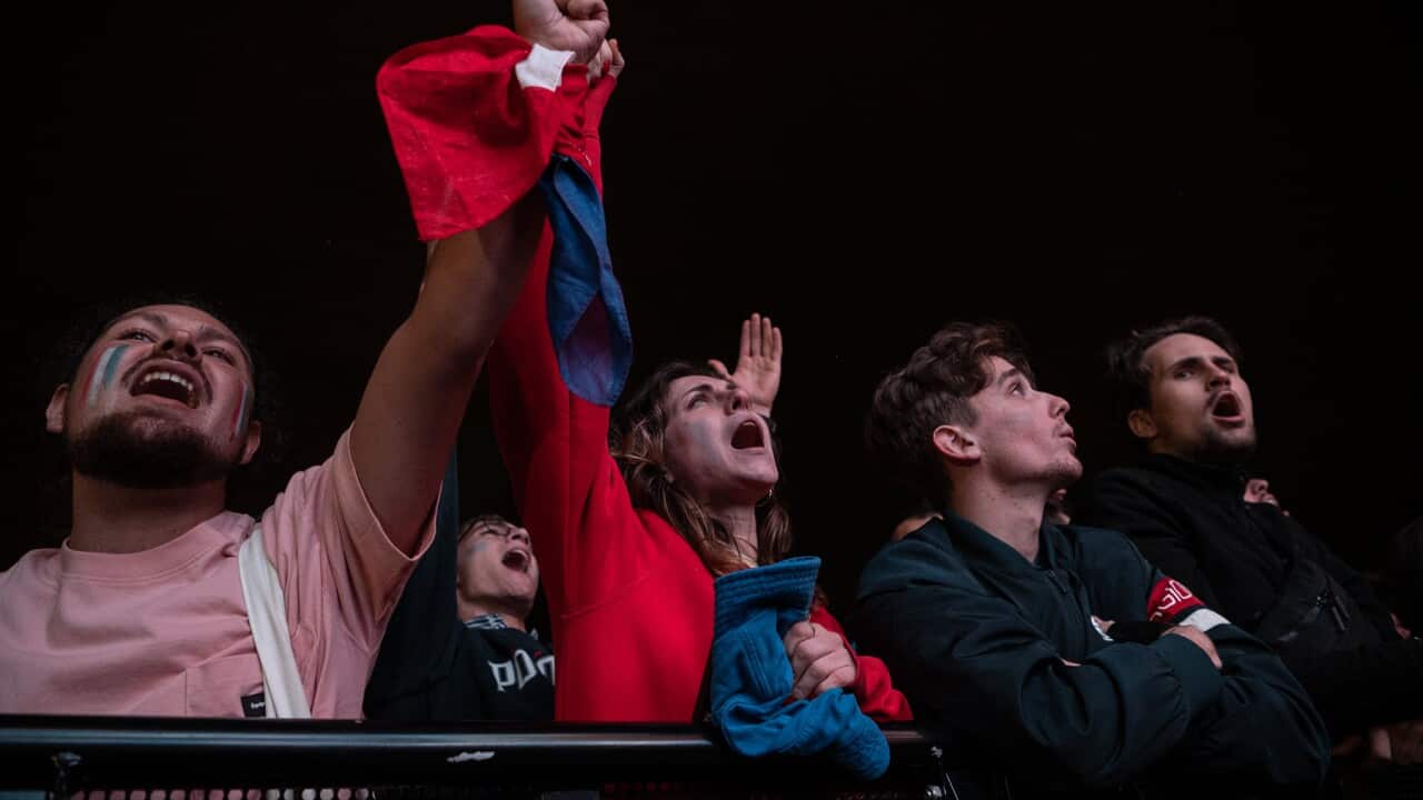 Sydney fans watch the final match between France and Argentina (AAP).jpg