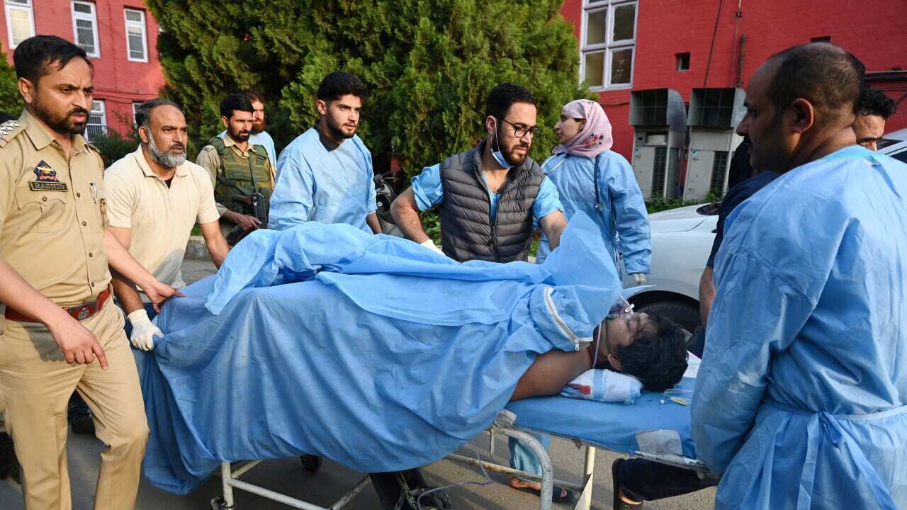 Disputed Dozens of tourists gunned down in disputed region of Kashmir | SBS News