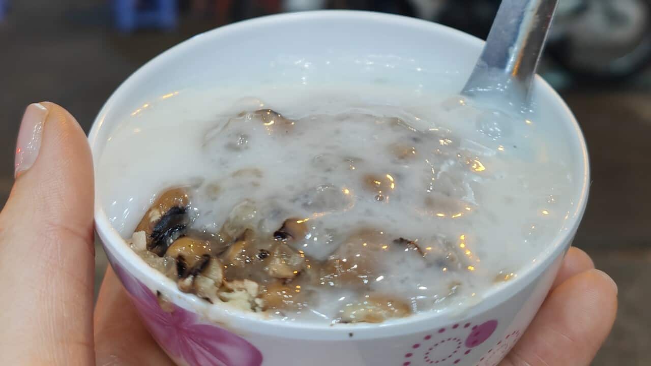 Bowl of che - Vietnamese beans dessert soup