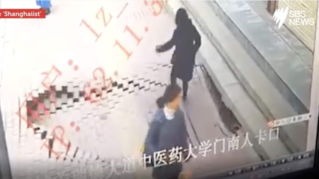 Woman falling through sinkhole in China